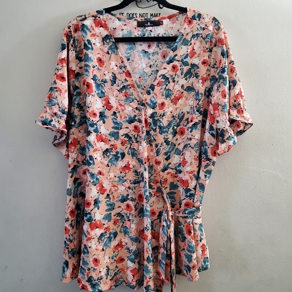 Plus Size 2X Wrap Blouse Short Sleeves V-Neck Light Summer Top - Picture 2 of 13